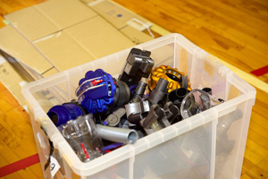 箱に入った材料の数々