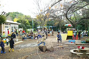 「遊び」に分類される行為であっても、それを子どもが自分の意思でしているのか、大人にやらされているのかで意味が変わってくる