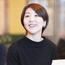 向坂真弓（株式会社サイバーエージェント人材科学センター） 一橋大学社会学部卒業後、2003年にサイバーエージェントに新卒で入社。 インターネット広告営業、マーケティング、SEMコンサルを経験。 現在は人事部内組織である人材科学センターにて、人事データの収集や分析を行っている。