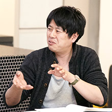 長谷川勇紀（認定NPO法人カタリバ）東京学芸大学教育学部学校教育選修卒。2006年、学生時代よりカタリバに参画し、キャストとして、キャリア学習プログラムを高校生たちに届ける。卒業後は、株式会社セルムにて大手企業の人材開発支援に従事しながら、パラレルキャリアとして、カタリバの活動を継続。学校教育から社会人教育までの一貫した学びの在り方を俯瞰し、2014年、改めて学校教育に注力すべくカタリバに復職。2017年４月より、福島県立ふたば未来学園高校に併設する、「コラボ・スクール 双葉みらいラボ」の責任者として、福島の未来を高校生たちと描いている。