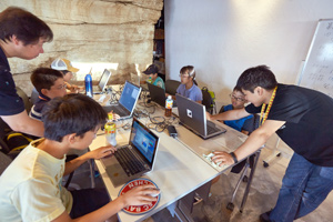 メンターに指導を受ける様子