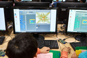 ノートに写したプログラムを、自分のScratch上で再現し、同じ模様になるか確かめる