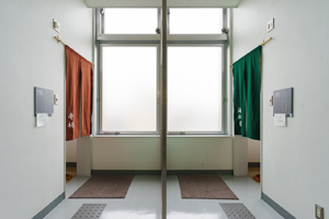 京都御池中のトイレにかけられたのれん