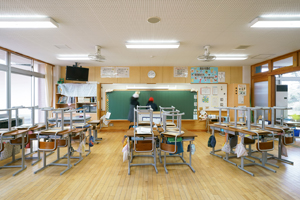 東海村立照沼小の普通教室