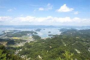 神峰山から見下ろした、大崎上島町の風景