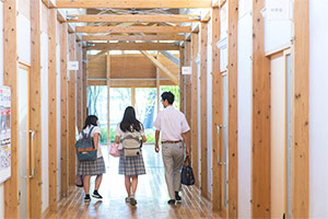 高校魅力化プロジェクトの舞台となった海星高校。島では「教育の島」構想の具体化も進んでいる