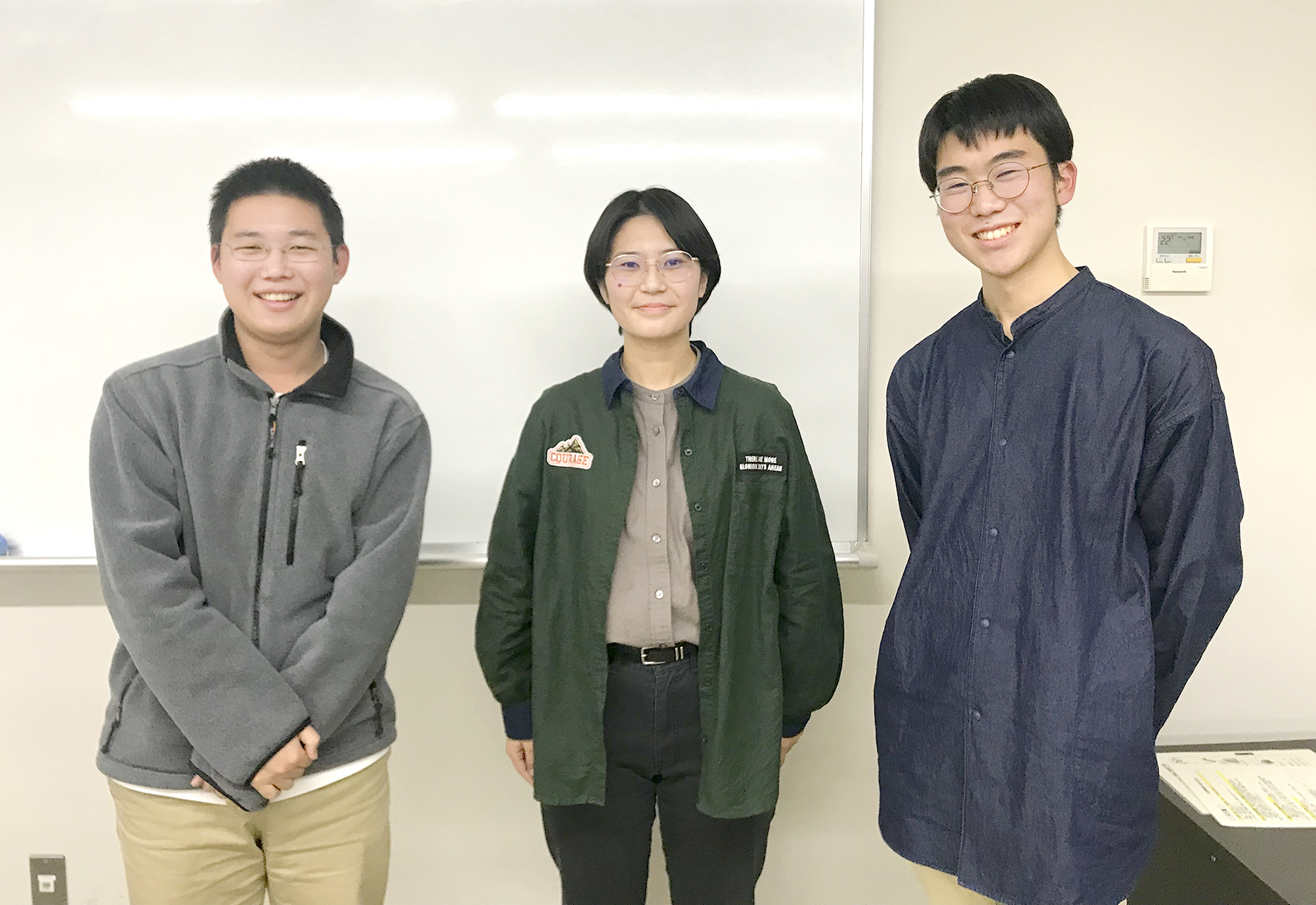 写真4　左から、ＴＡの草間さん、伊藤さん、木口屋さん