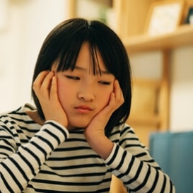 反抗期の子どもと会話がなく寂しい……どう解消すべき？［教えて！親野先生］