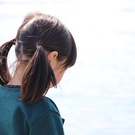 子どもが友達関係のことで落ち込んでいるとき、保護者はどう対応すべき？