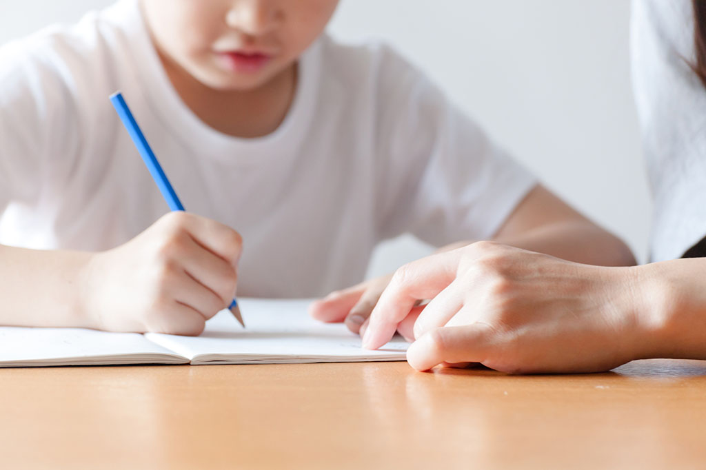 学びと勉強を習慣化するための、保護者の具体的なサポートは？