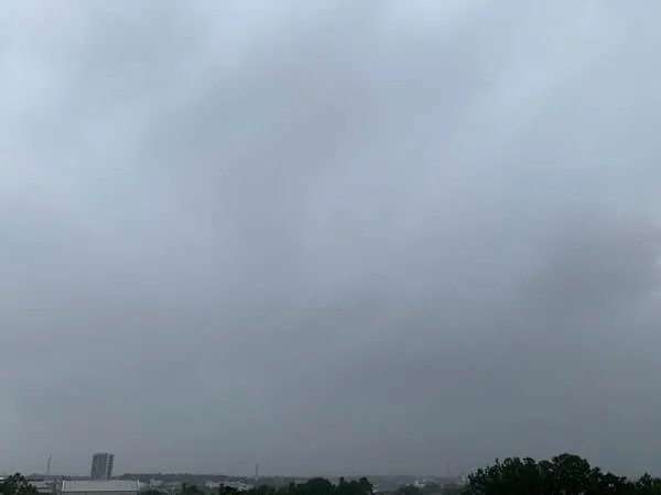 ＜乱層雲（らんそううん）＞