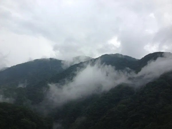 ＜層雲（そううん）＞