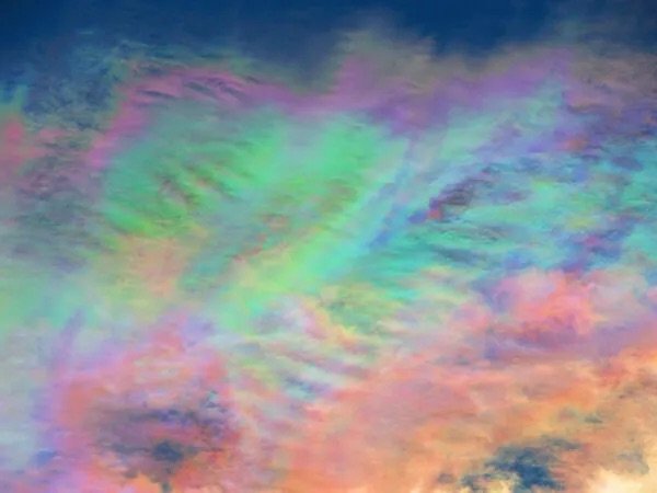 ＜彩雲＞