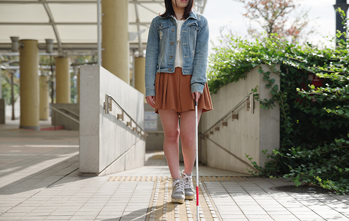 街や家の中など、身近にあるユニバーサルデザインの実例